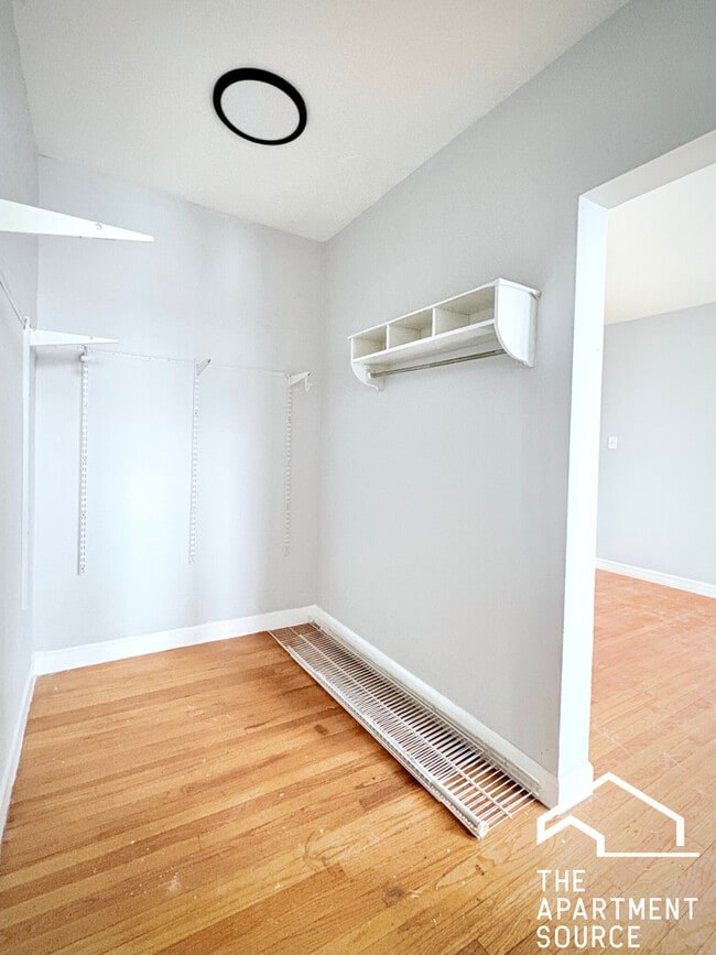 Photo - 6228 S Western Ave Unit 305