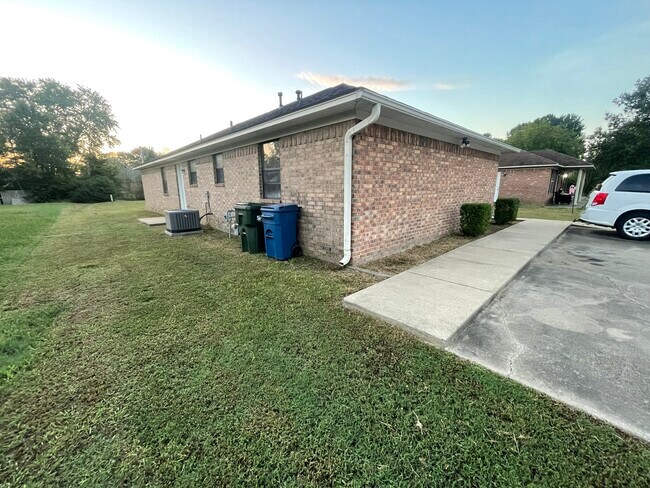 400A S Davis St Unidad Duplex
