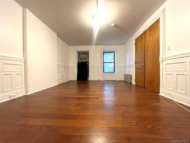 Building Photo - 911 Greene Ave Unit 1 Rental