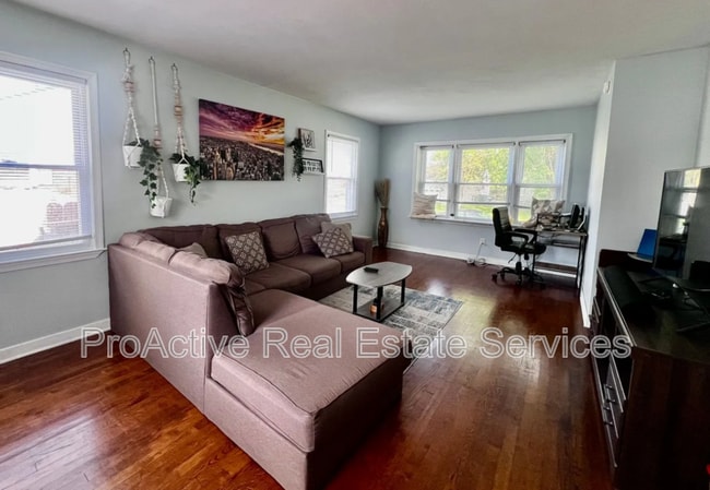 Photo - 4505 Mallard Crescent