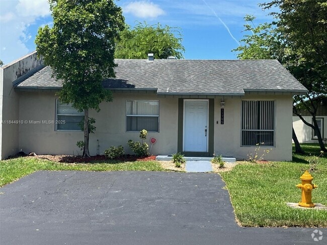 Building Photo - 11795 SW 122nd Pl Rental