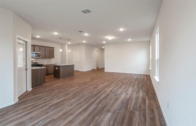Photo - Move-In Ready 4-Bedroom Home with Ideal Lo...