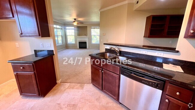 Building Photo - **First month FREE** - 3BD/2BA - West Linn Rental