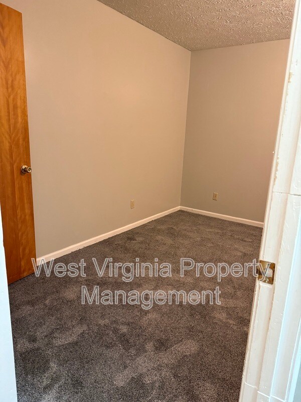 Photo - 184 Wyndale Dr Unit 1