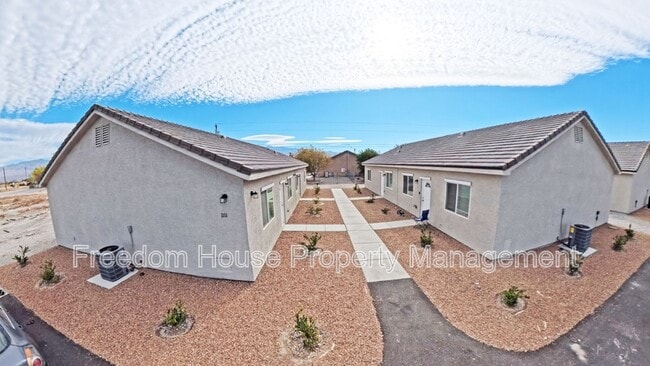 Photo - 1111 Sixshooter Ave