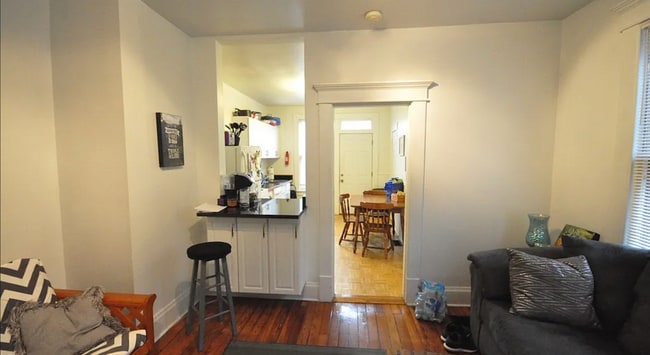 Photo - 456-458 Sycamore St Unidad 458