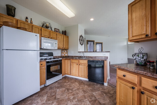 2BR, 2BA - 1,325SF - Kitchen