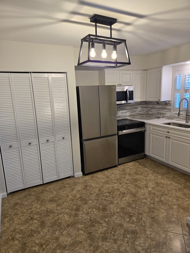 2304 Ringling Blvd Unit 117