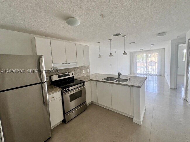 Photo - 218 SW 8th Ave Unit 303