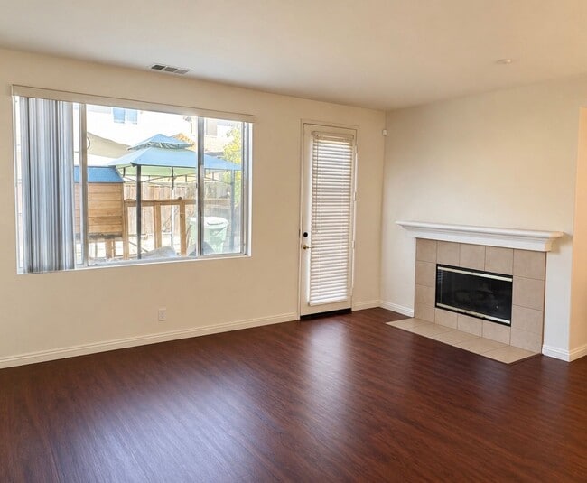 Photo - Spacious 4 Bedroom in Oxnard