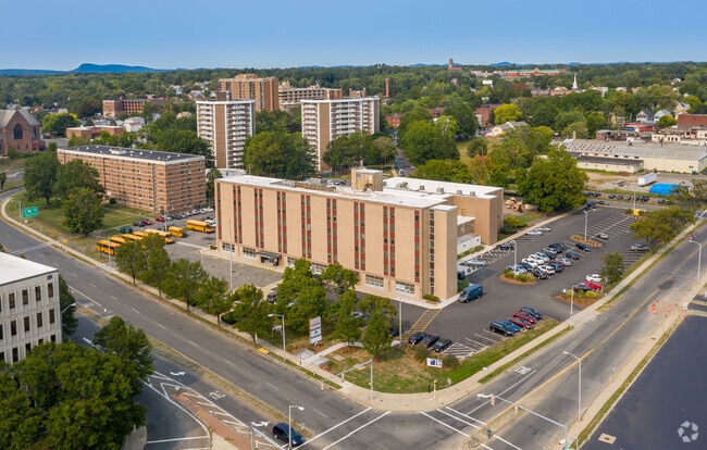 Chestnut Crossing - Chestnut Crossing Apartments