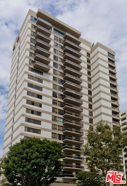 Building Photo - 10445 Wilshire Blvd Unit 905