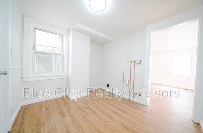 4 Foster Ct Unit 4
