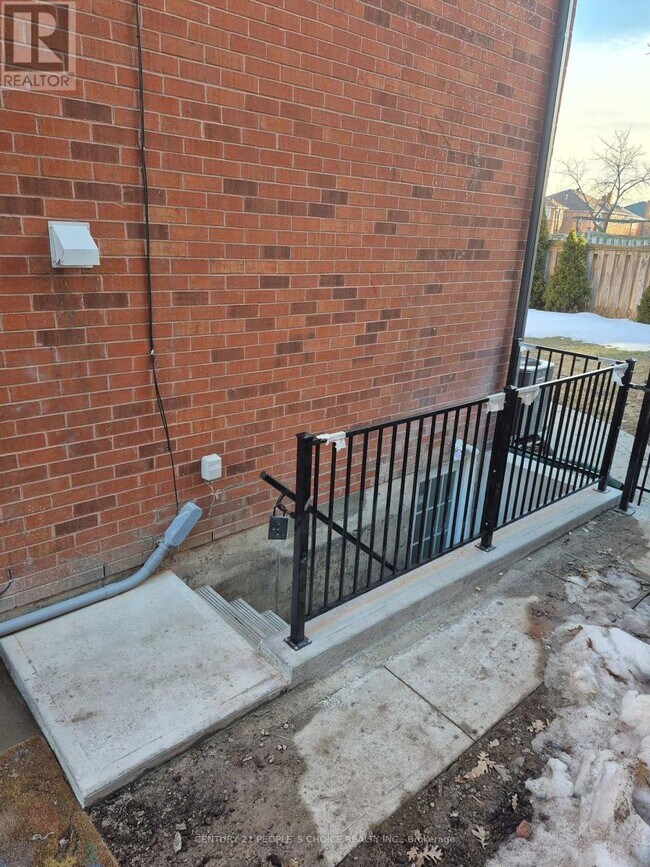 Photo - 4554 Willow Creek Dr