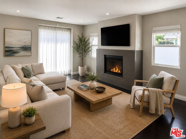 Photo - 7865 Bleriot Ave