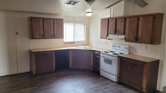 Building Photo - N 359th Ave
