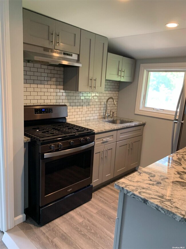 Photo - 1354 N Windsor Ave