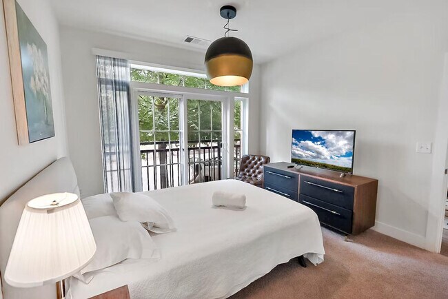 Photo - 238 S West St Unit ID1395500P