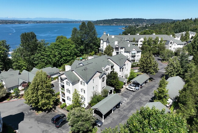 Building Photo - Pinnacle on Lake Washington
