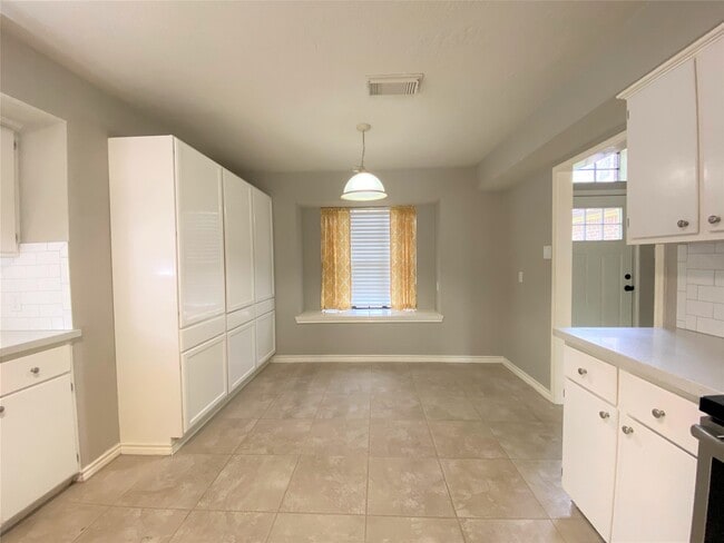 Photo - 12303 Longfellow Dr