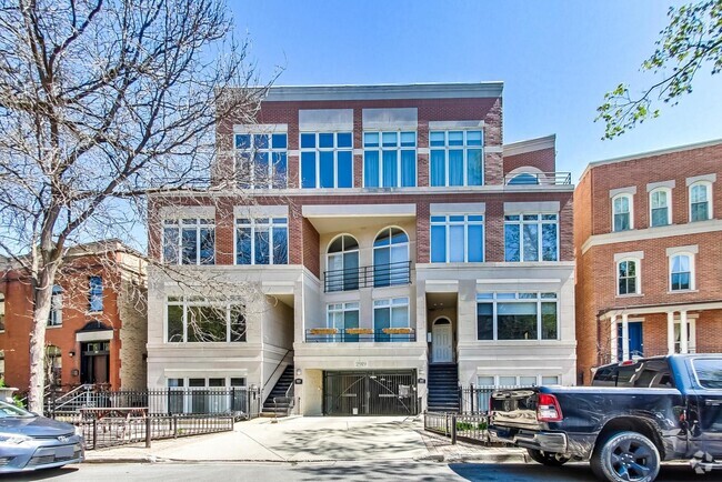 Building Photo - 2919 N Burling St Unit F Rental