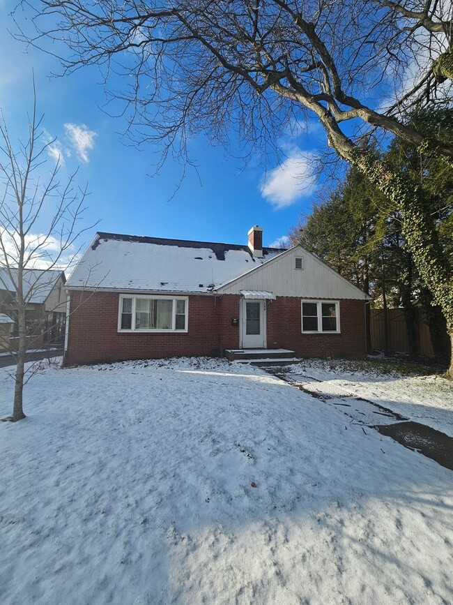 Building Photo - 120 Luther Ave