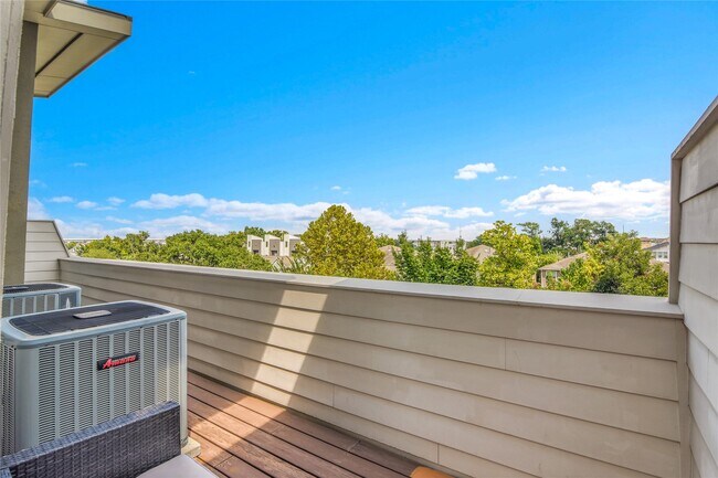 Photo - 1411 Hickory St