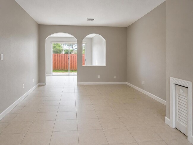 Photo - 5610 NW 107th Ave