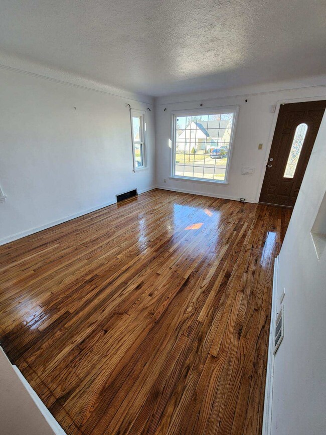 Photo - 7615 Ivandale Dr