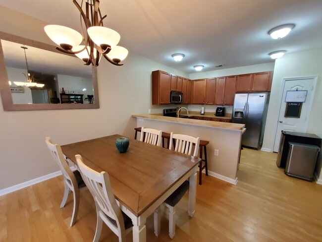 Photo - 5321 Warminster Dr Unit #104