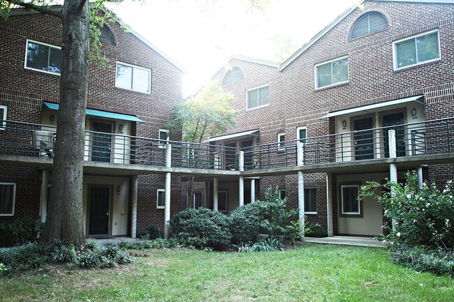 Photo - 2BR in Chancellor Square