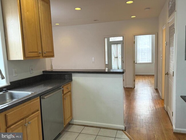 Photo - 1030 Fairmont St NW