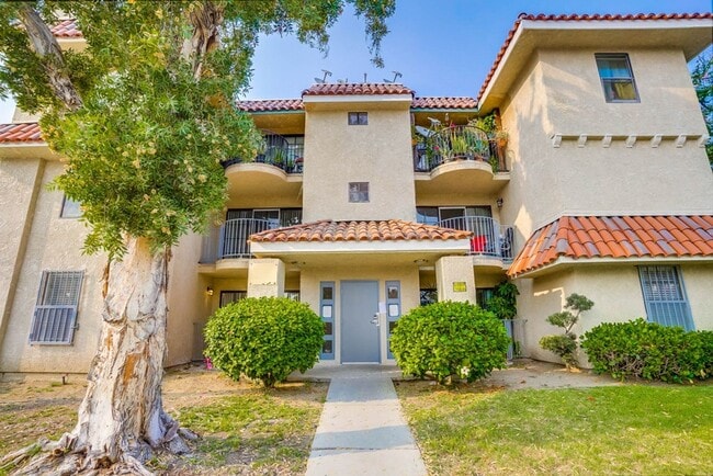 Building Photo - $99 Move In Special! (OAC) Stunning 3Bd/2B... Unit 4060 #303 Rental
