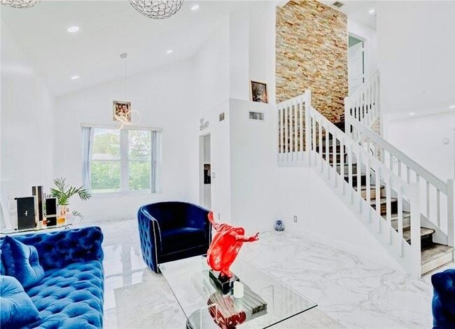 Photo - 128 Royal Pine Cir N
