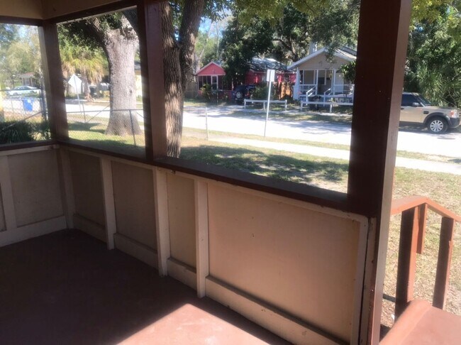 Photo - House for Rent - St Petersburg 3 Bedroom 1 Bath w WD Room