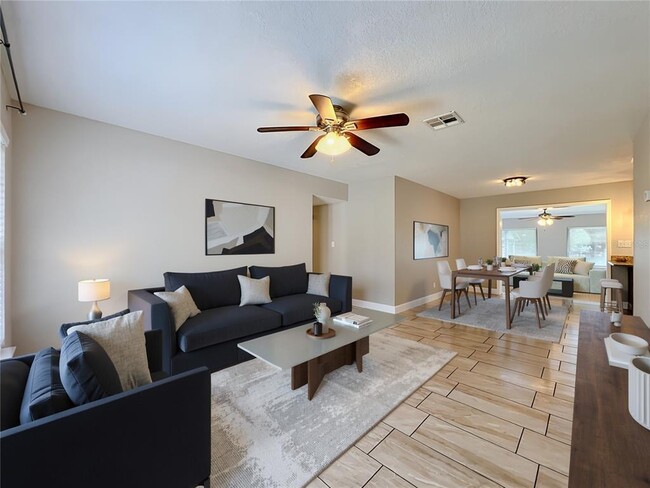 Photo - 3012 Rogan Rd