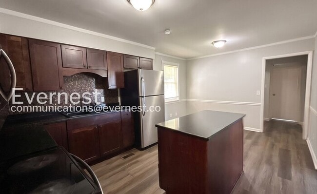 Photo - 404 Dabney Dr