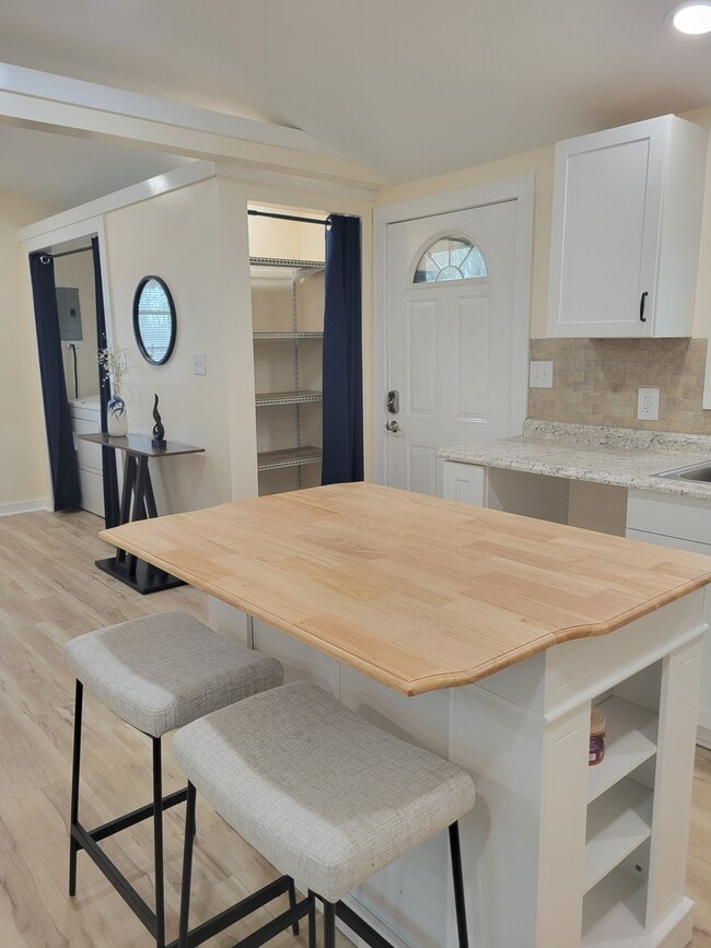 381 Floatella Rd