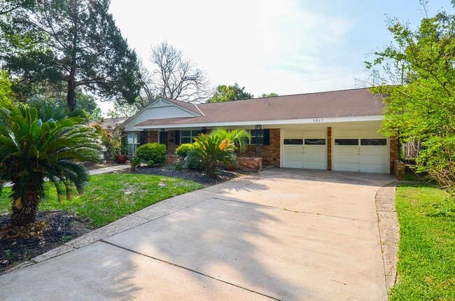 Photo - 9817 Cedardale Dr