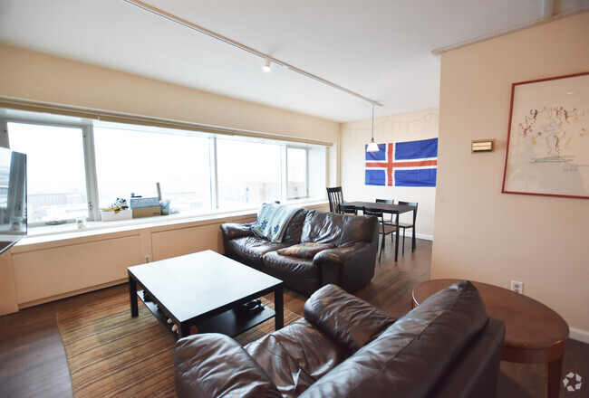 Building Photo - 555 E William St Rental