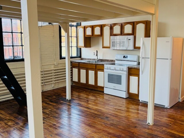 Photo - 595 Mineral Spring Ave Unidad 14