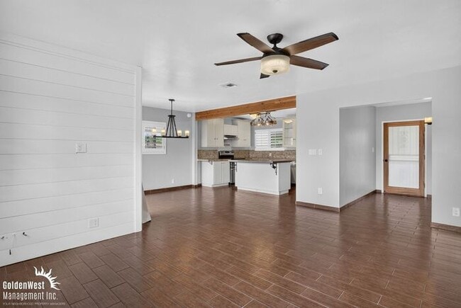 Building Photo - Charming 3Bdm 2Ba Home with Private Backyard in Phoenix!