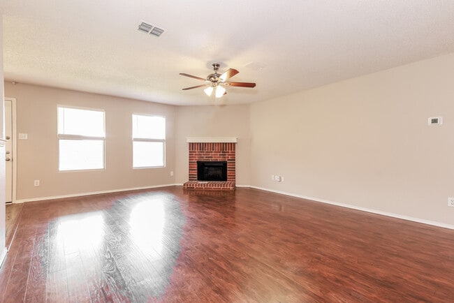 Photo - 1429 Hickory Creek Ln