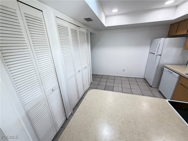 Building Photo - 3313 SE 4th Ave