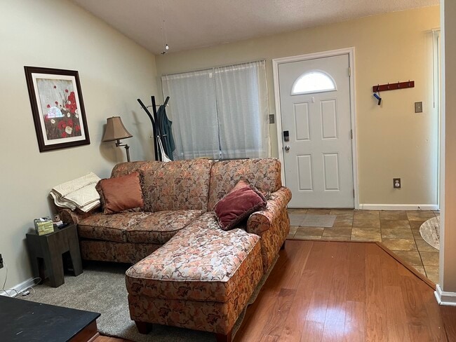 Photo - 3690 Towne Point Rd Unit B. Upstairs
