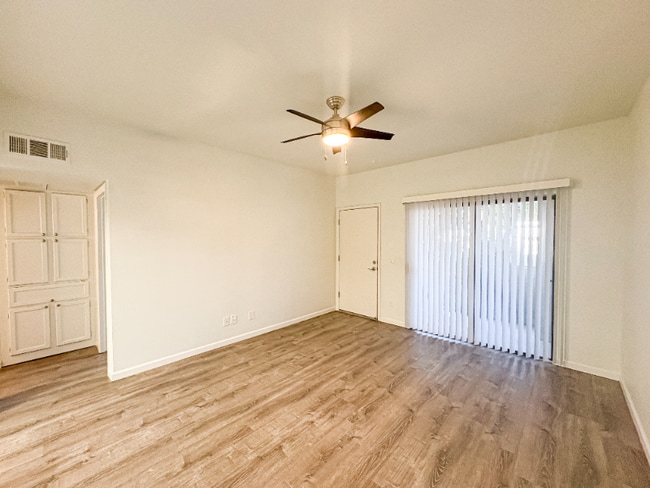 Photo - 80 W Maryland Ave Unidad 119