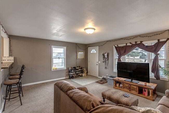 Photo - 131 Lamm St
