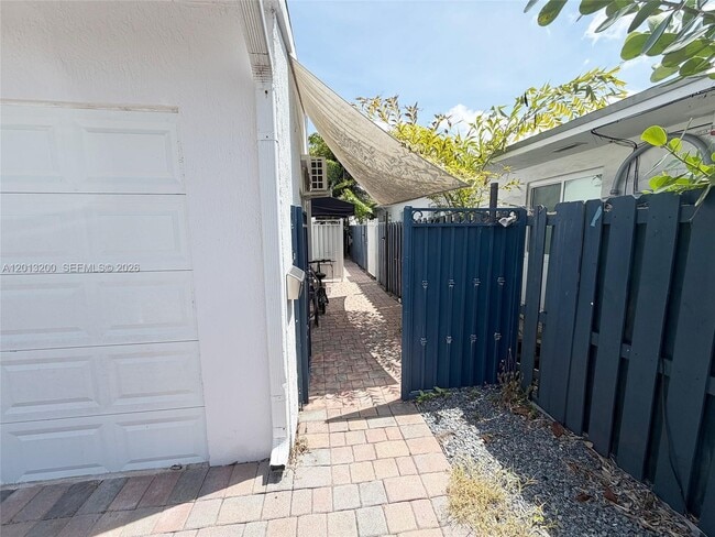 Photo - 214 NE 108th St