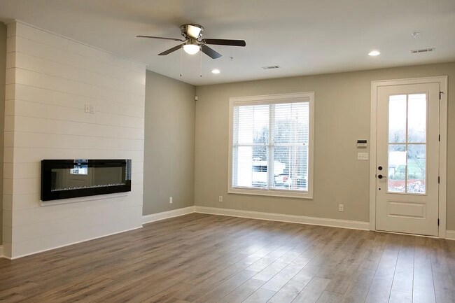 Photo - 112 Brighton Park Pl