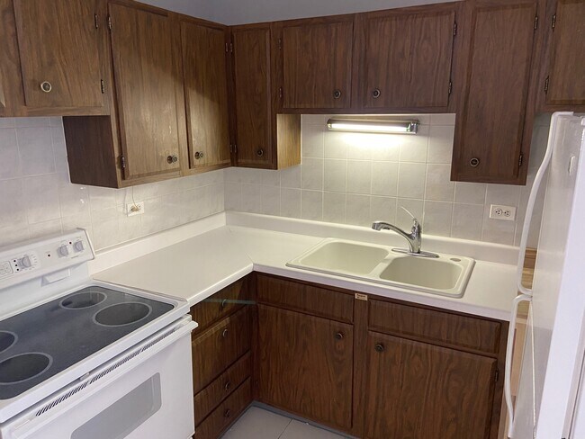 kitchen - 607 W Wrightwood Ave Unit 612